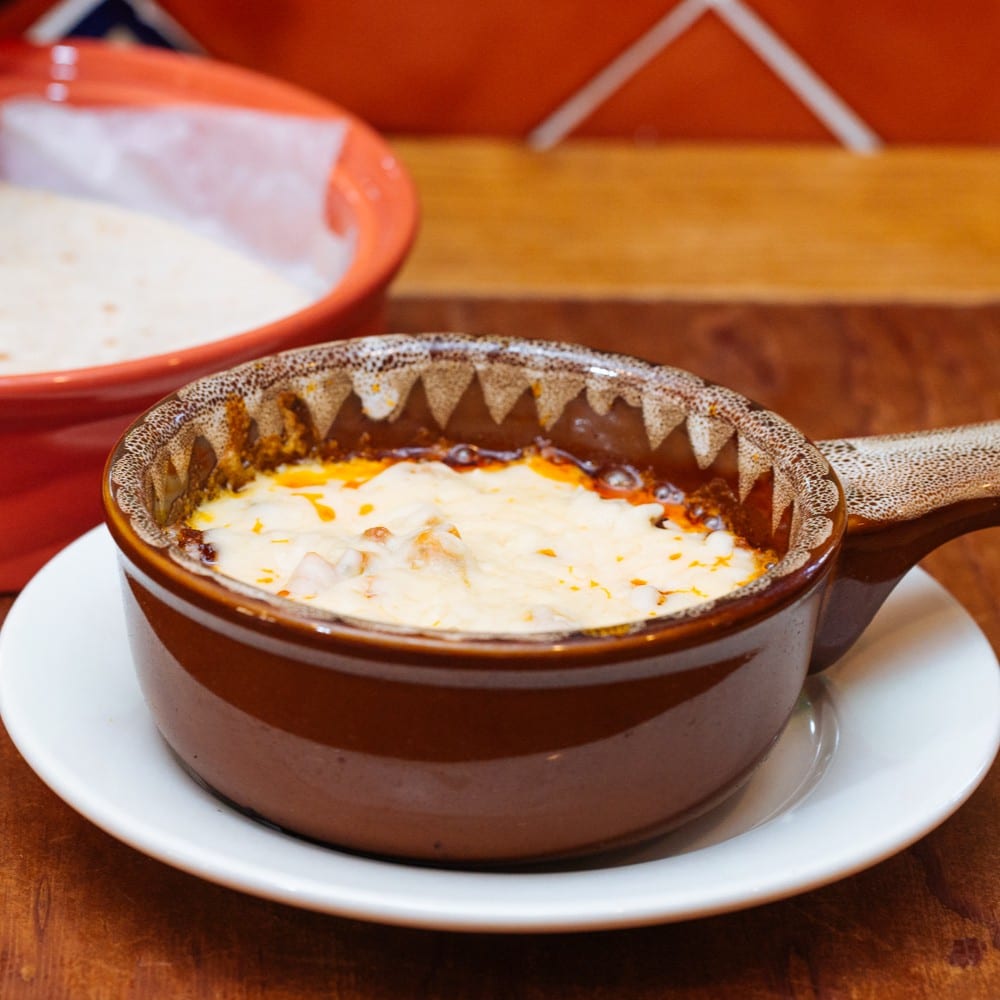 Queso Fundido Con Chorizo.