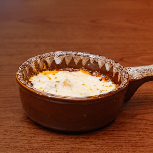 Queso Fundido Con Chorizo.
